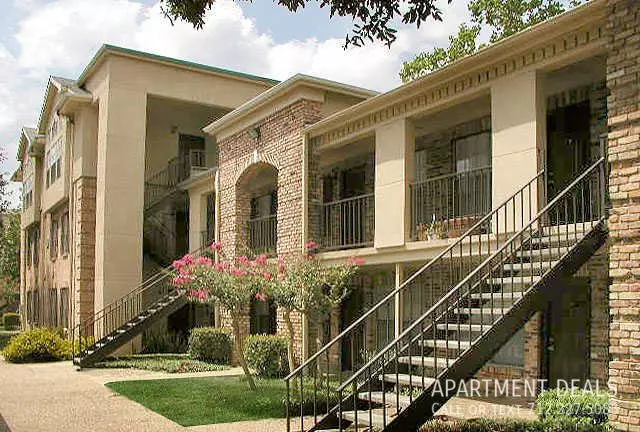 3226 Alabama Court, Houston, TX 77027 photo 4