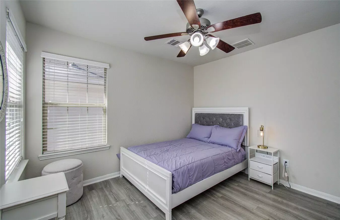 3306 Inverness Path Lane, Houston, TX 77053 photo 4