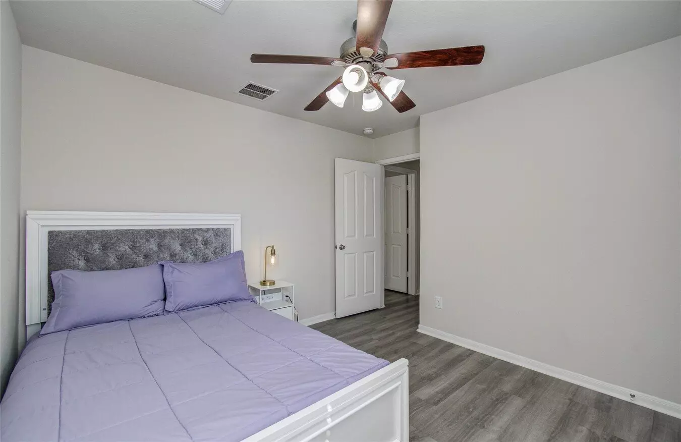 3306 Inverness Path Lane, Houston, TX 77053 photo 3
