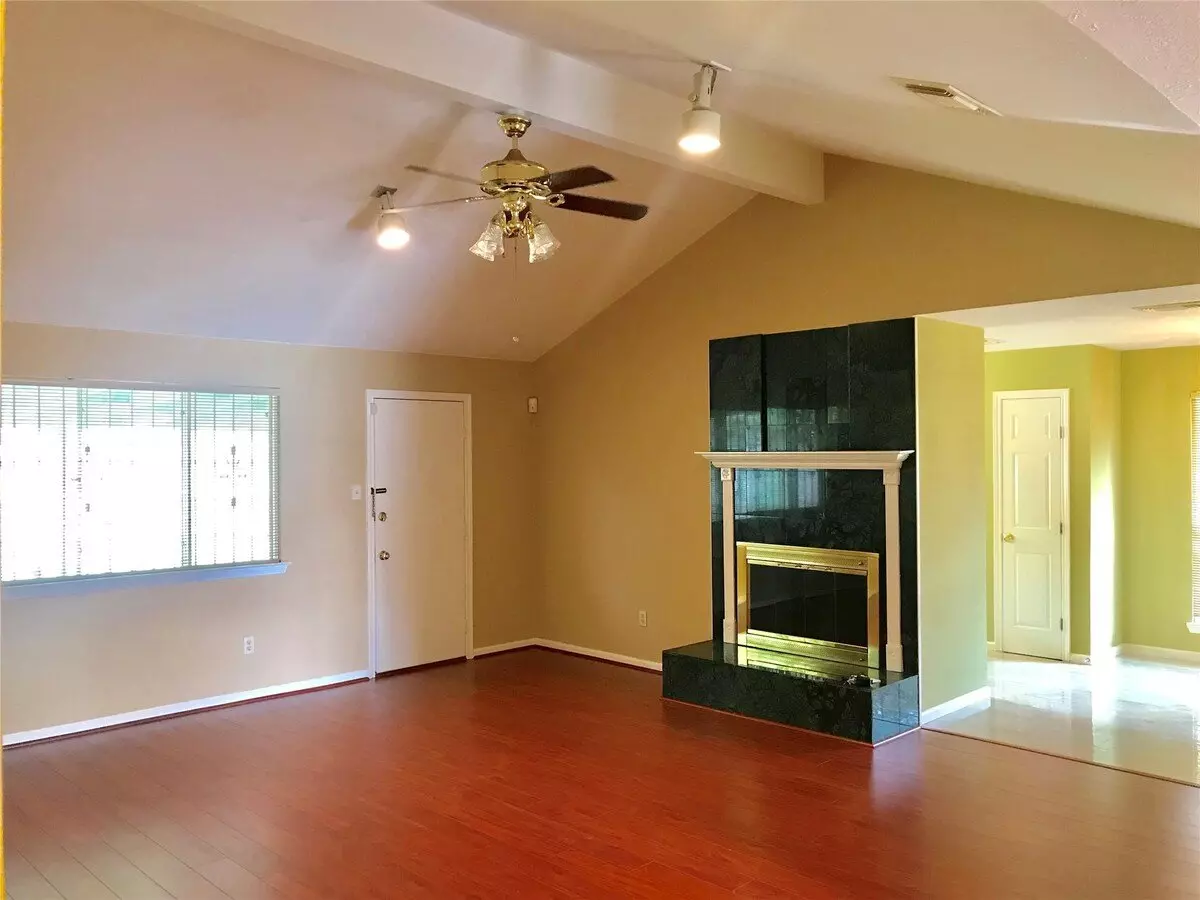 3330 Creek Grove Drive, Houston, TX 77066 photo 5