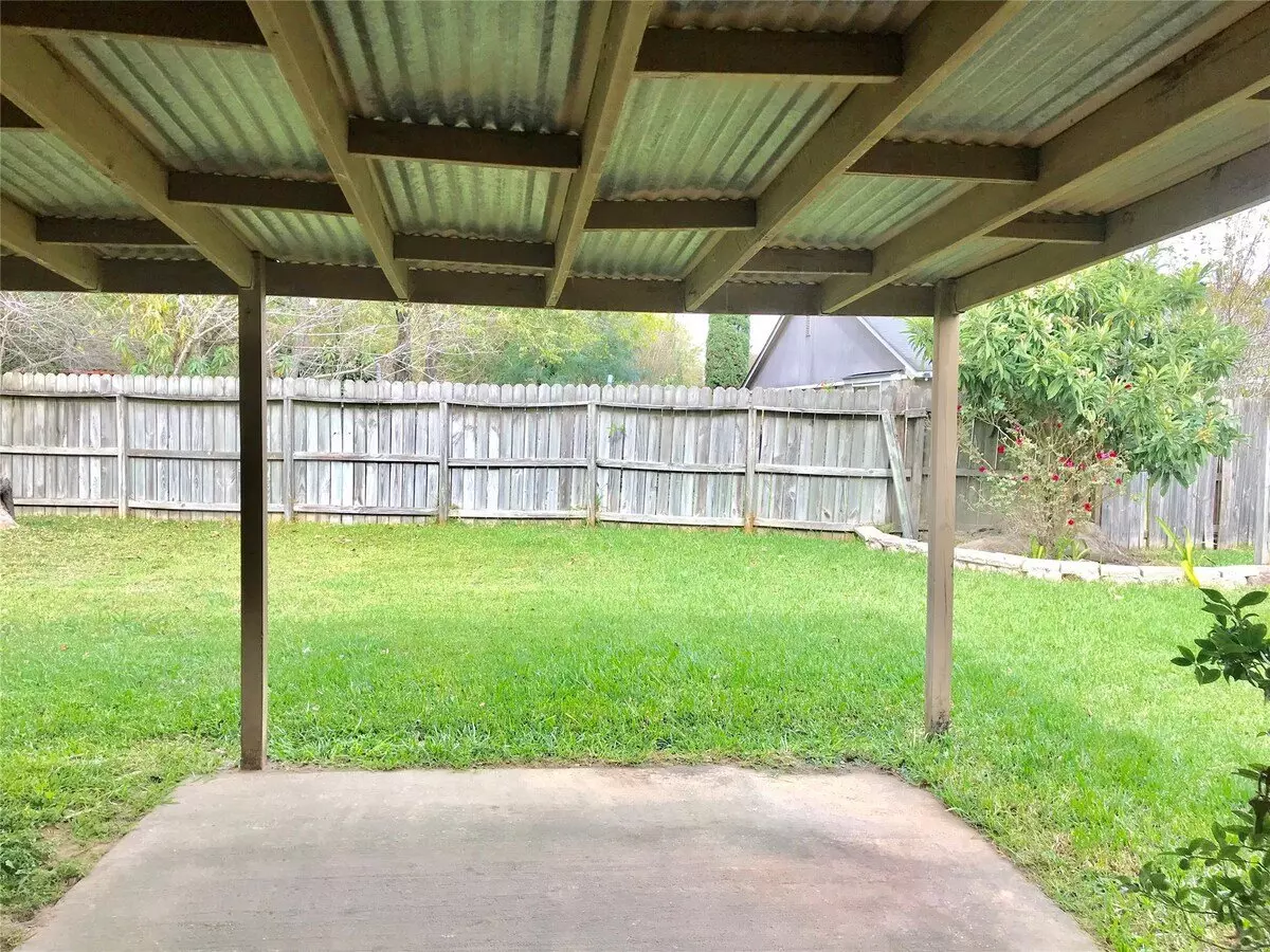3330 Creek Grove Drive, Houston, TX 77066 photo 4