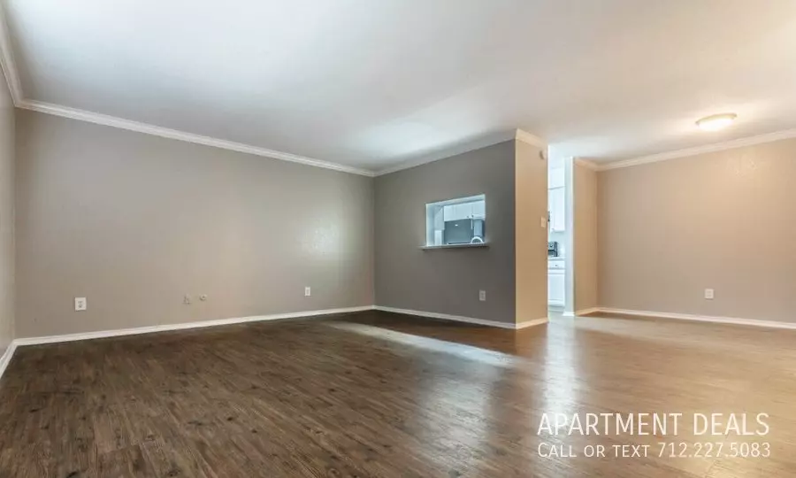 3406 Woodchase Drive, Houston, TX 77042 photo 5