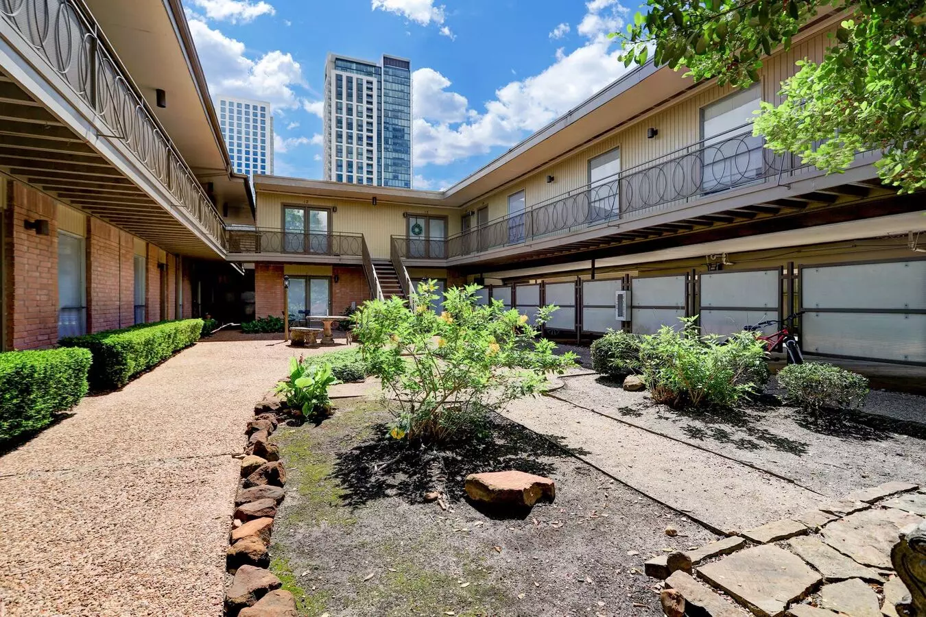 3407 Graustark Unit 1-18 photo 2