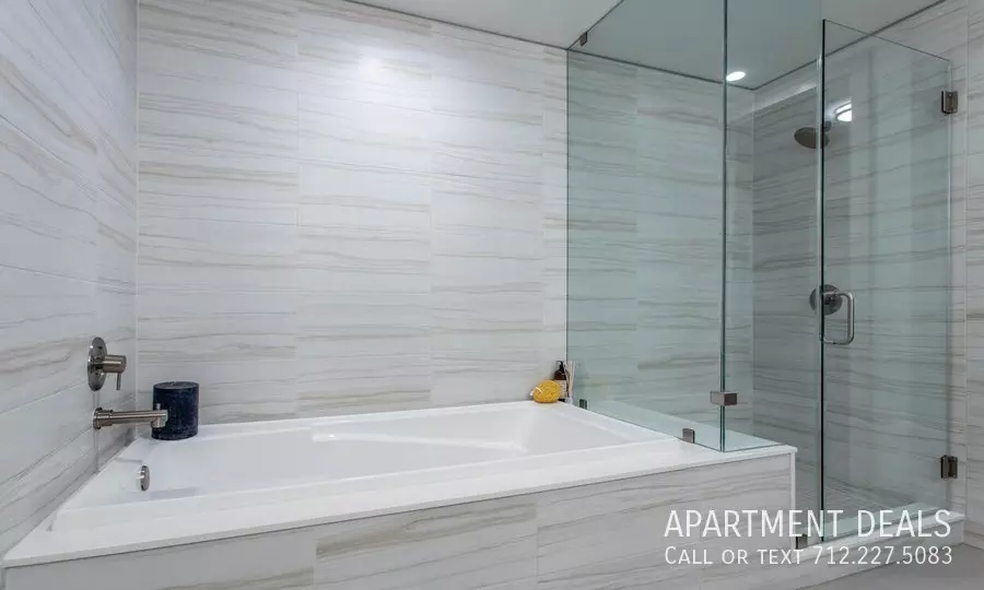 3417 Yoakum Boulevard, Houston, TX 77006 photo 5