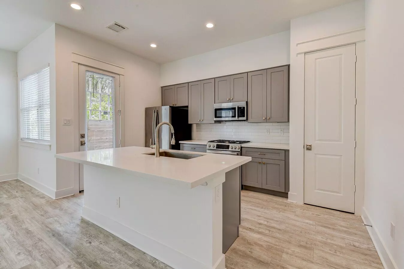 3506 Oak Frst Grv Dr photo 4