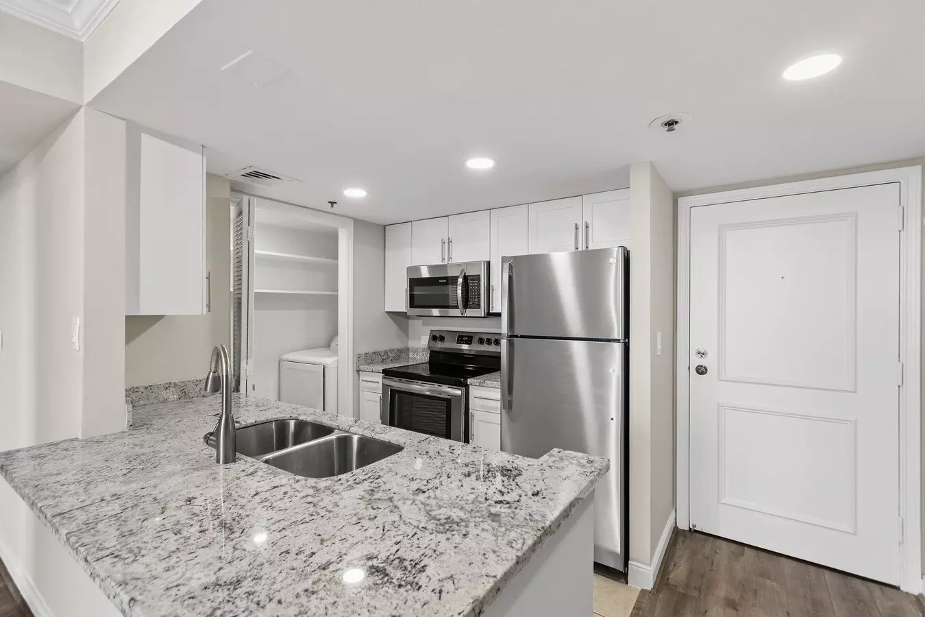 Sage Condominiums photo 4