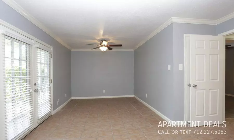 3606 West T C Jester Boulevard, Houston, TX 77018 photo 2