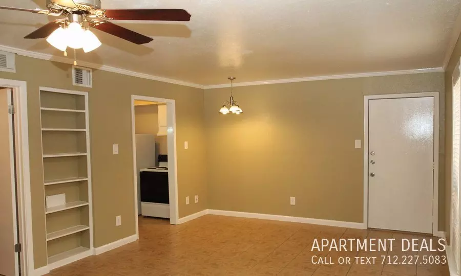 3606 West T C Jester Boulevard, Houston, TX 77018 photo 4