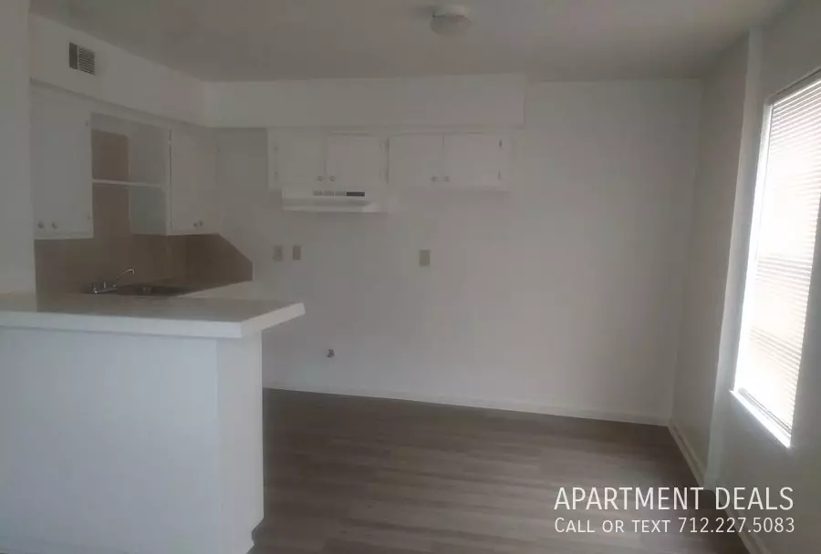 3716 Southmore Boulevard, Houston, TX 77004 photo 2