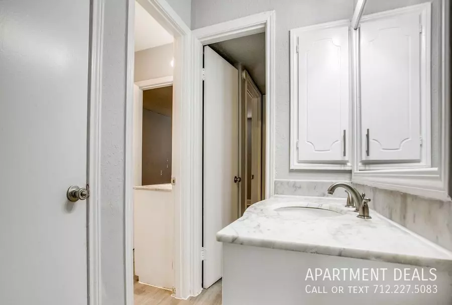 39 Beverly Hill Street, Houston, TX 77056 photo 5