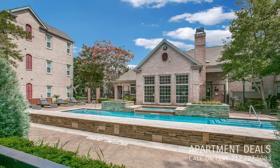 4006 Essex Lane, Houston, TX 77027 photo 4