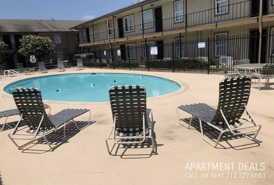 4006 Hollister Street, Houston, TX 77080 photo 2