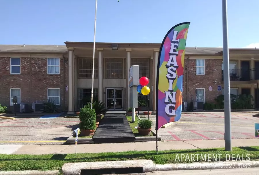 4006 Hollister Street, Houston, TX 77080 photo 3