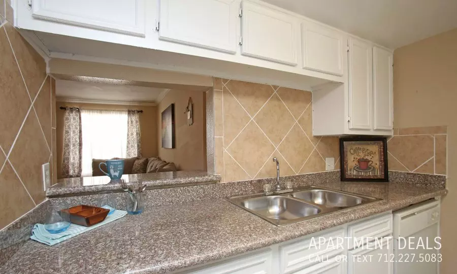 4040 Highway 6 South, Houston, TX 77082 photo 4