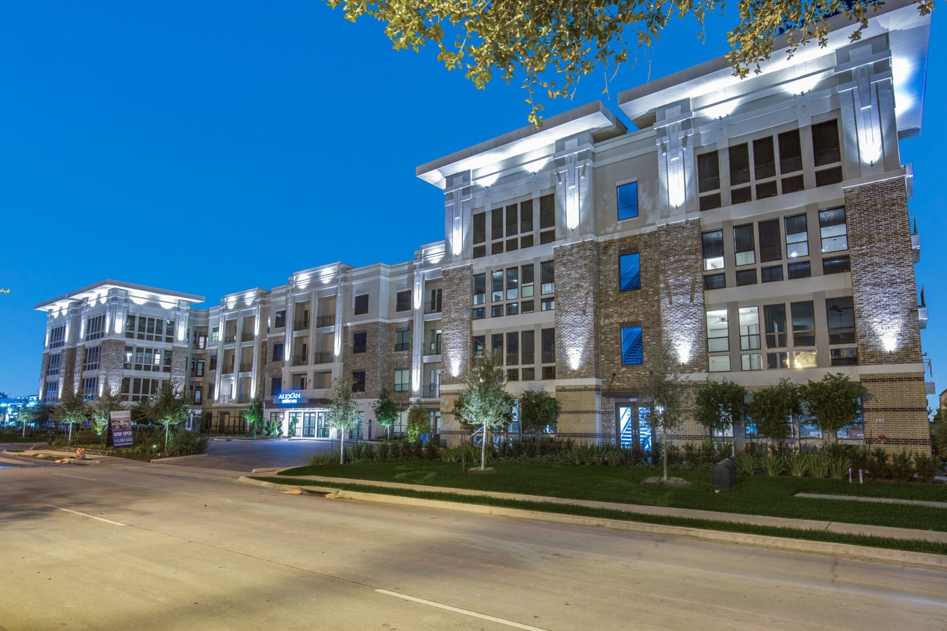 4140 Bellaire Boulevard, Houston, TX 77025 photo 2