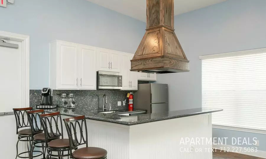 424 Northpoint Drive, Houston, TX 77060 photo 3
