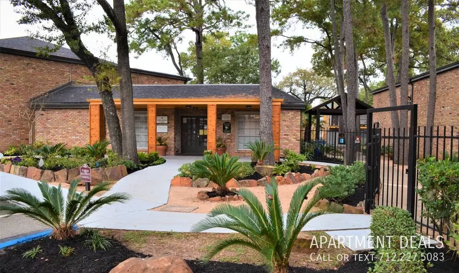 4256 West 34th Street, Houston, TX 77092 photo 2
