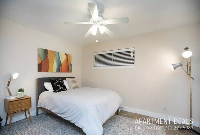 426 W Alabama St photo 2