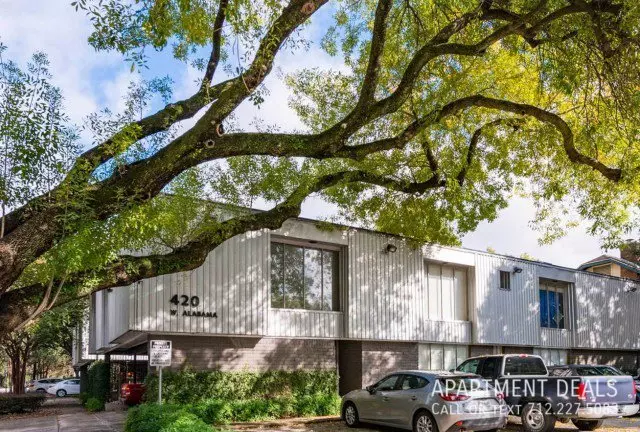 426 W Alabama St photo 5
