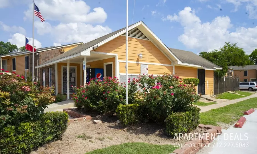 4341 Aldine Mail Route Road, Houston, TX 77039 photo 4