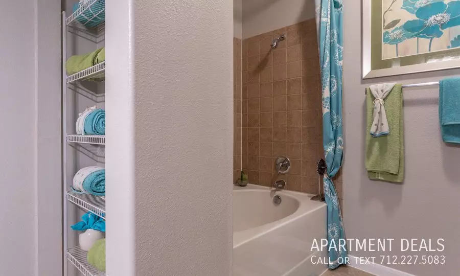 4556 N Braeswood Blvd photo 2