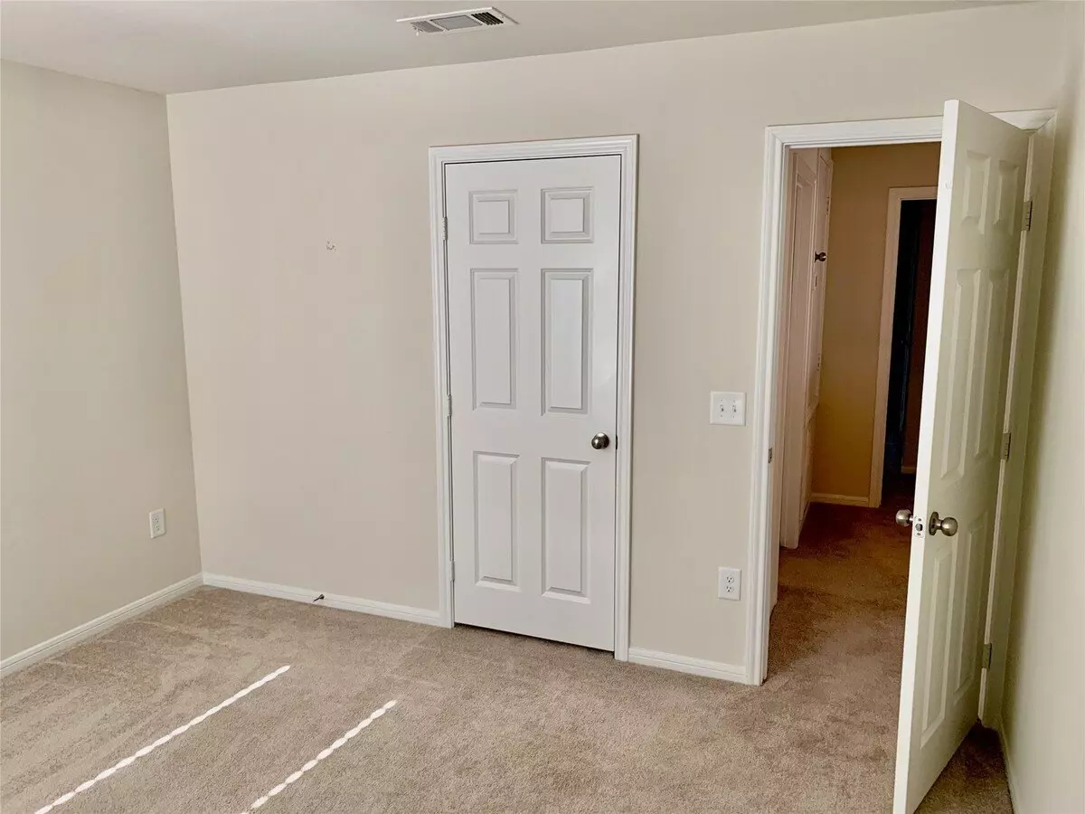 4622 Falling Sun Drive, Houston, TX 77069 photo 3