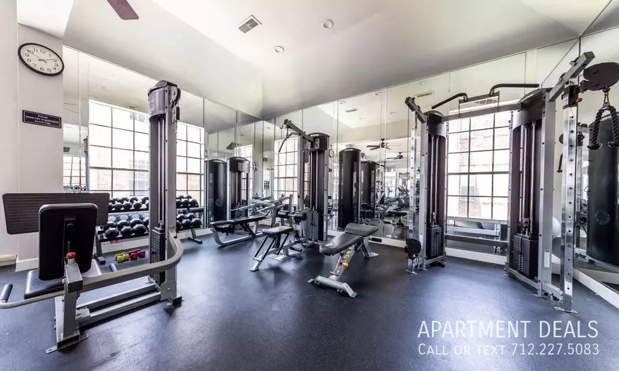 4854 Pin Oak Park, Houston, TX 77081 photo 5