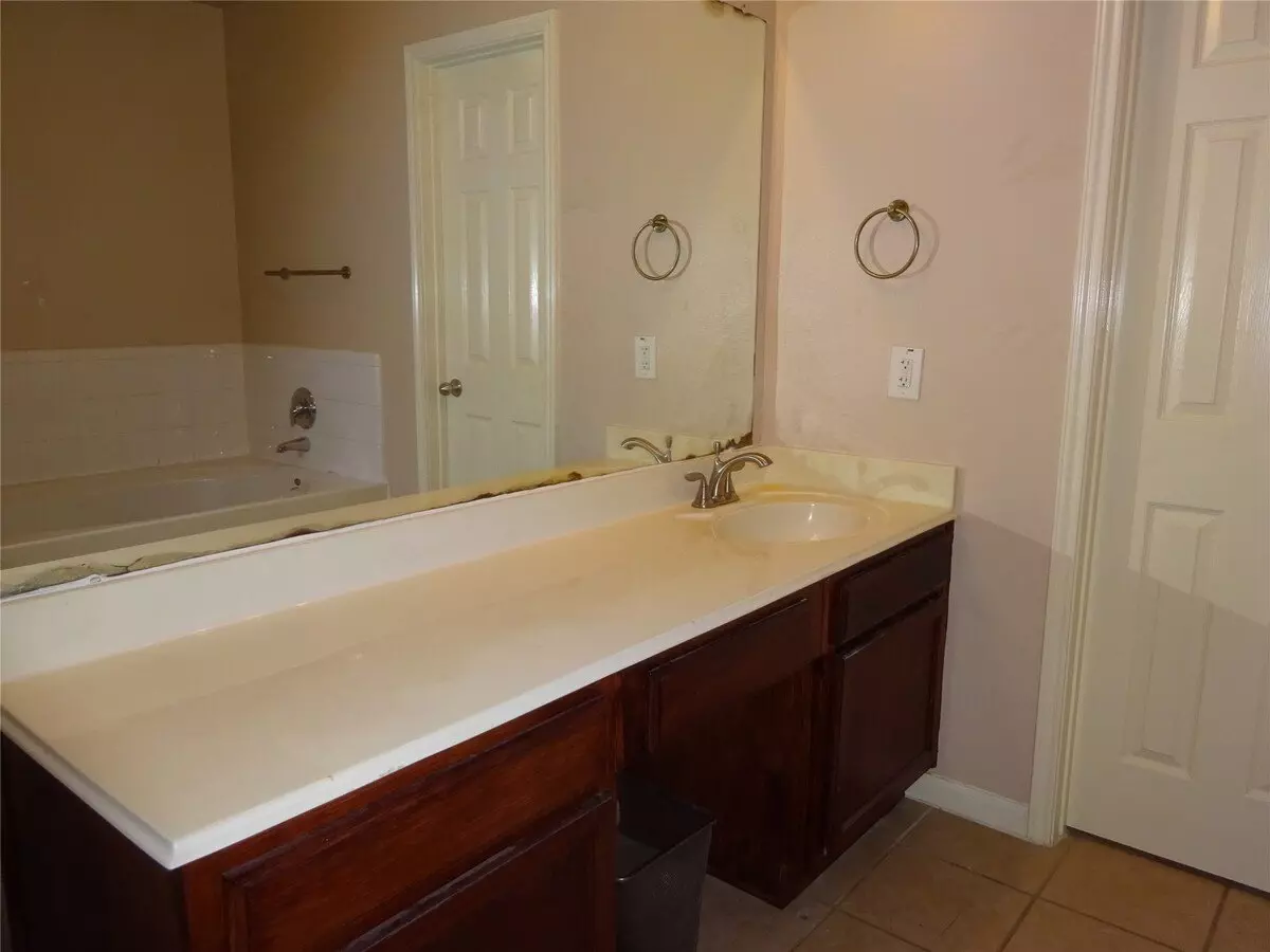 4918 Landward Ln photo 3
