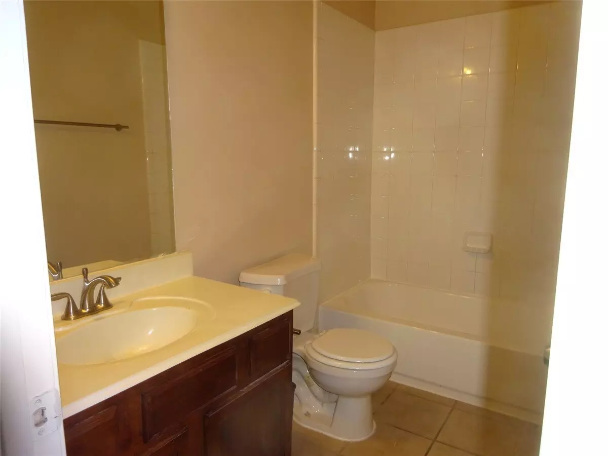 4918 Landward Ln photo 2