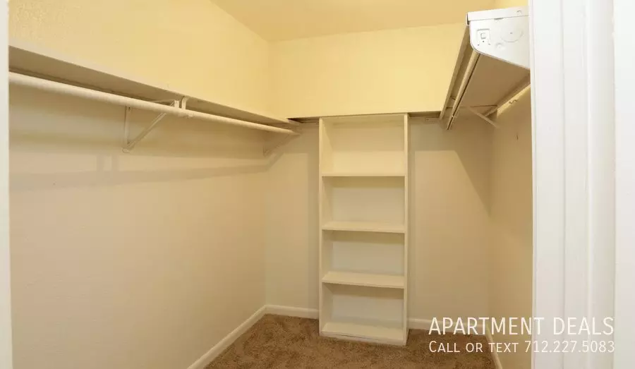 5028 South Willow Drive, Houston, TX 77035 photo 4