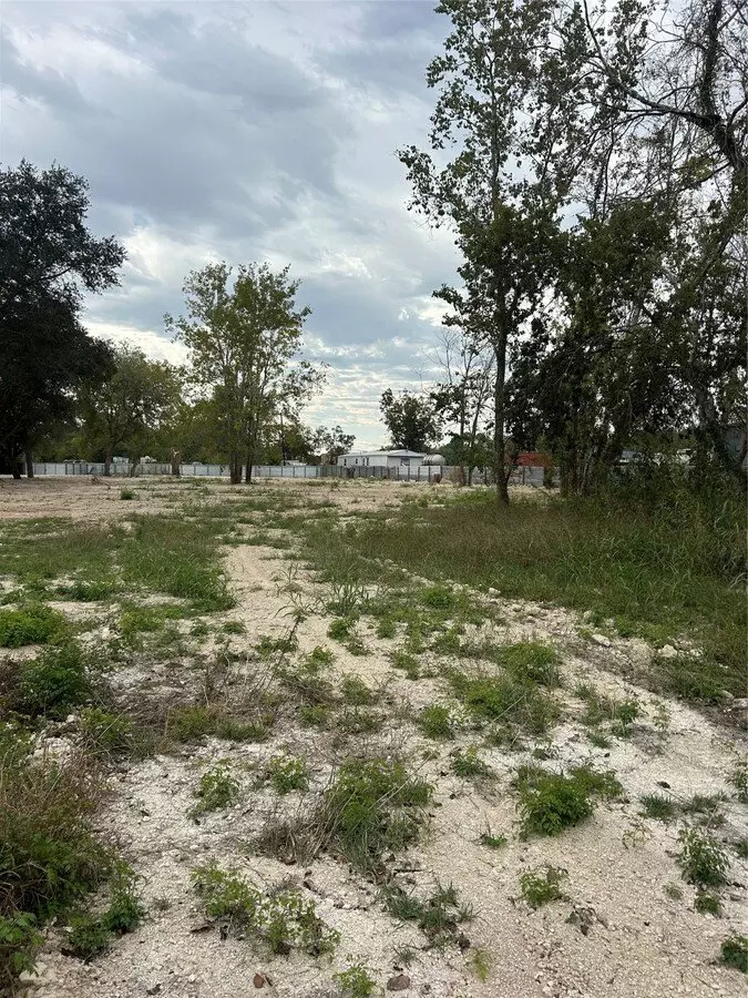 5033 S Acres Dr photo 2