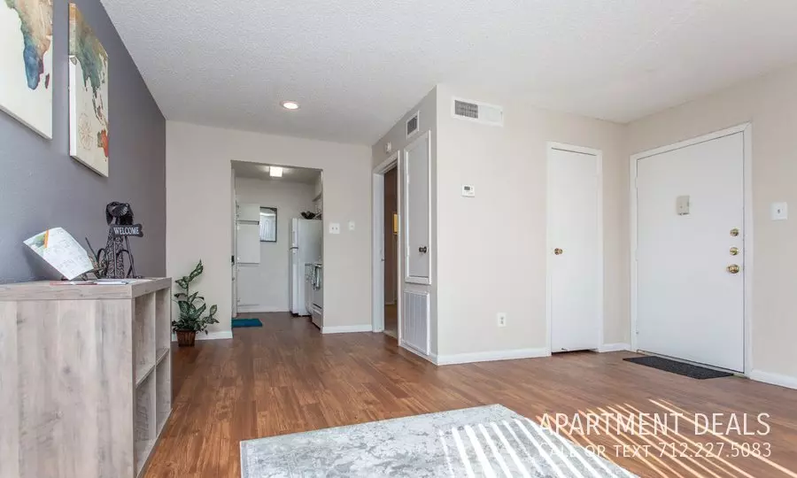 513 Woodhurst Street, Houston, TX 77013 photo 5