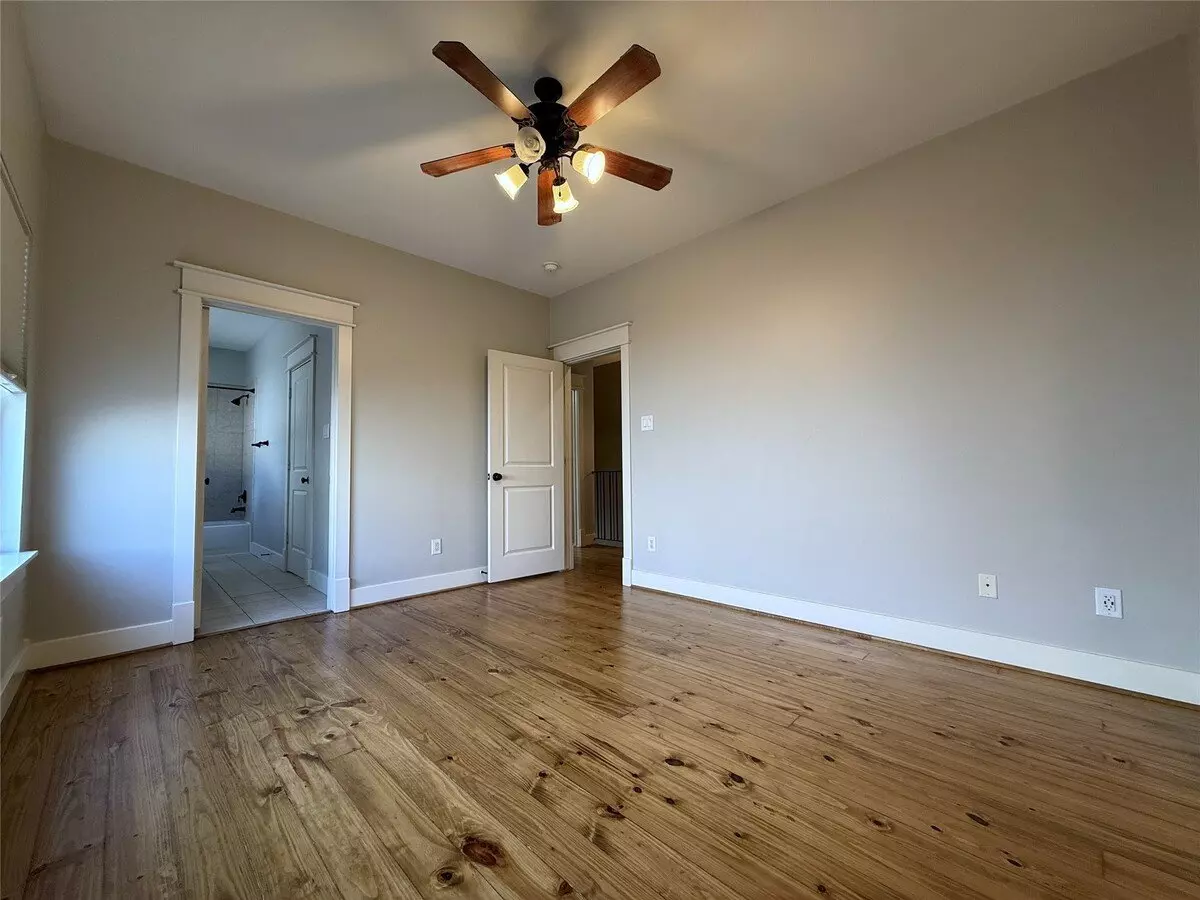 5237 Center Street, Houston, TX 77007 photo 3