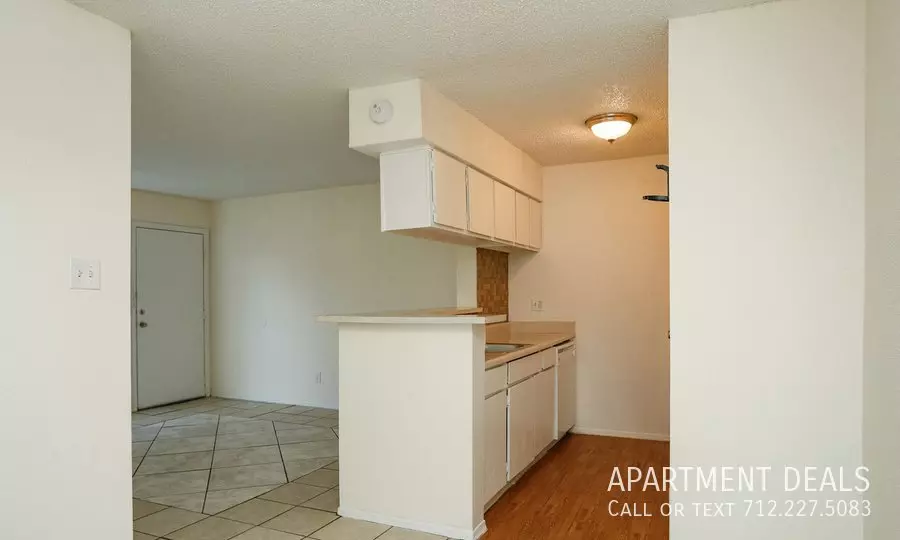 5257 Gasmer Drive, Houston, TX 77035 photo 3