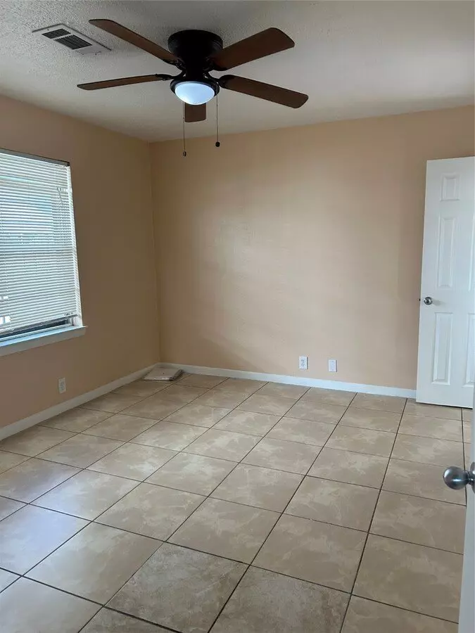 5315 Poinciana Drive, Houston, TX 77092 photo 3