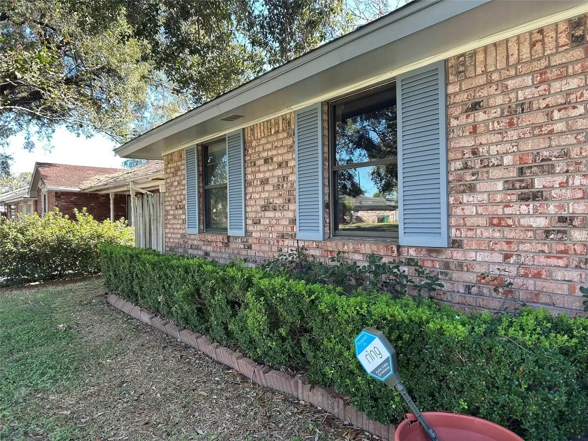 5315 Poinciana Drive, Houston, TX 77092 photo 2