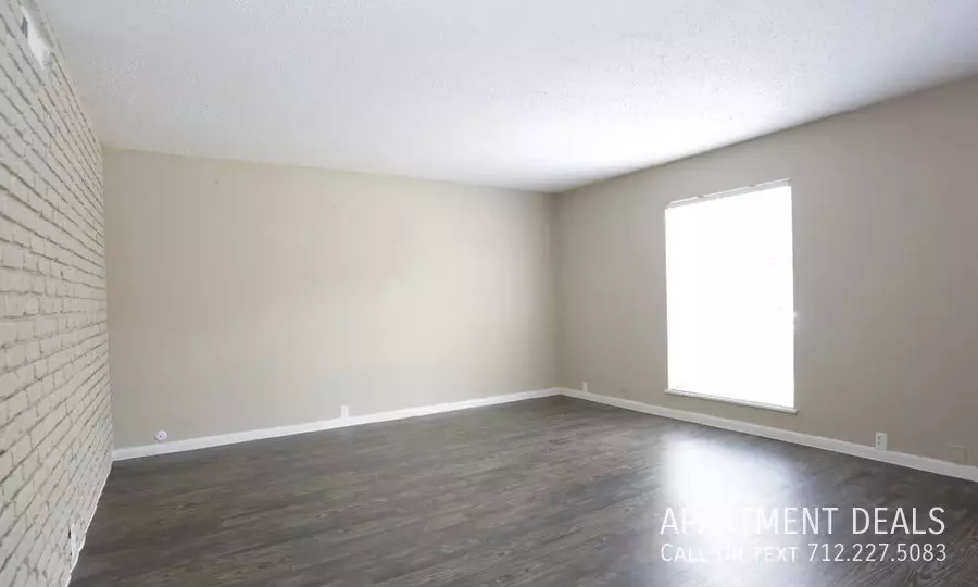 5428 Elm Street, Houston, TX 77081 photo 2