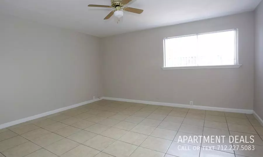 5428 Elm Street, Houston, TX 77081 photo 5