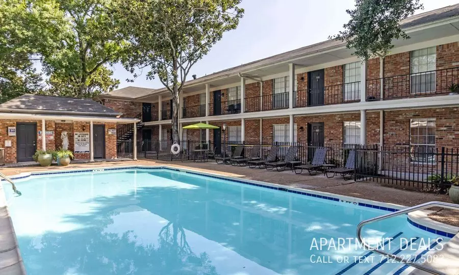 5446 North Braeswood Boulevard, Houston, TX 77096 photo 4