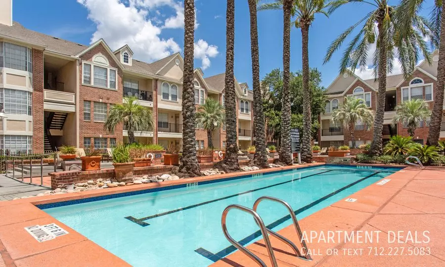 5460 Newcastle Drive, Houston, TX 77081 photo 3