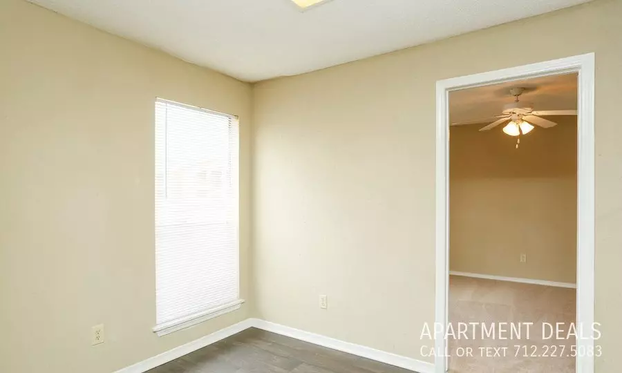 561 Normandy Street, Houston, TX 77015 photo 4