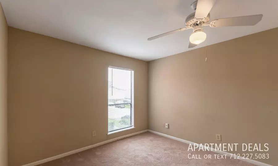 561 Normandy Street, Houston, TX 77015 photo 2