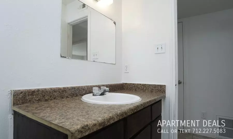 58 Bennington Street, Houston, TX 77022 photo 3