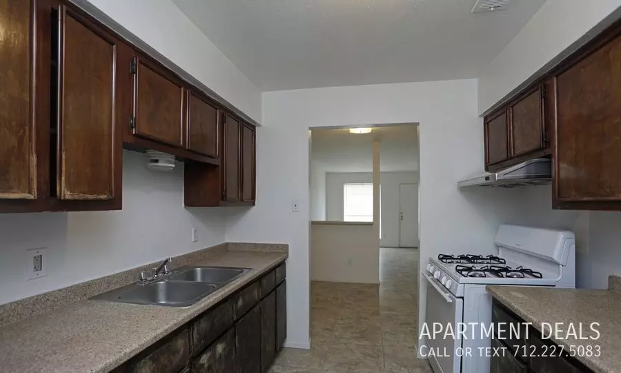 58 Bennington Street, Houston, TX 77022 photo 5