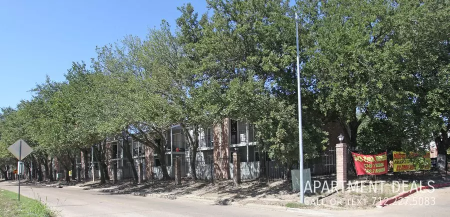 5856 West Gulf Bank Road, Houston, TX 77088 photo 2