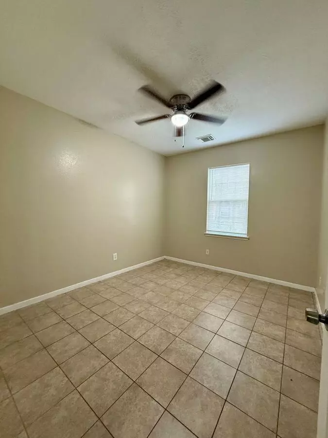 5909 Allison Rd photo 2