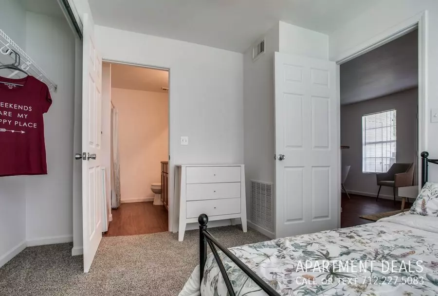 5921 Uvalde Road, Houston, TX 77049 photo 2