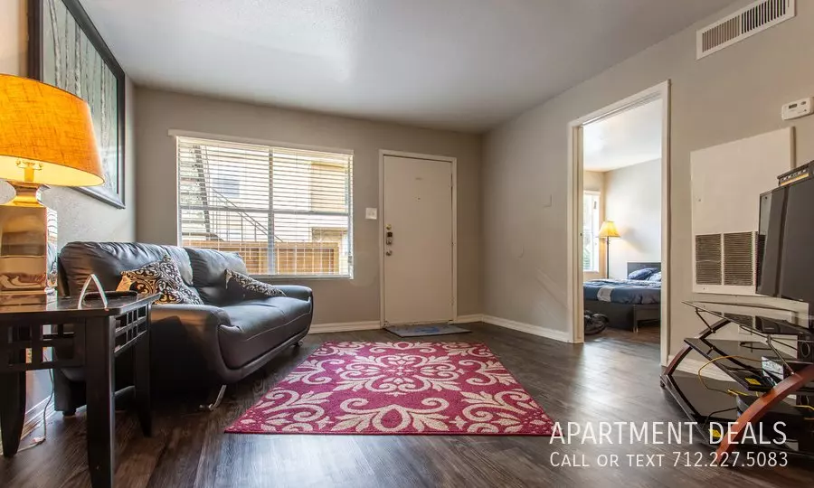 Spring Pine Apartments photo 4