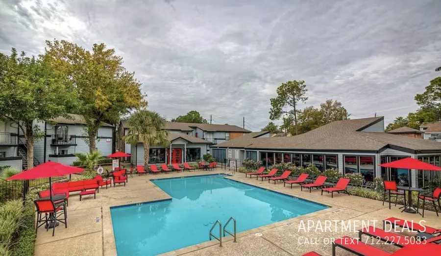 6 Gessner Road @ Meadowland Drive, Houston, TX 77063 photo 2