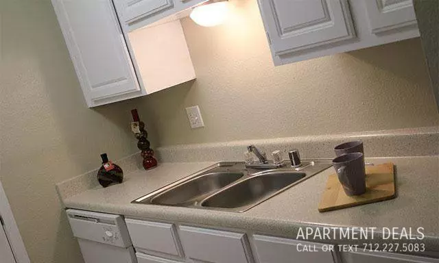 6 Greens Road @ Imperial Valley Drive Mb, Houston, TX 77060 photo 3